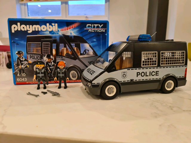 playmobil riot van